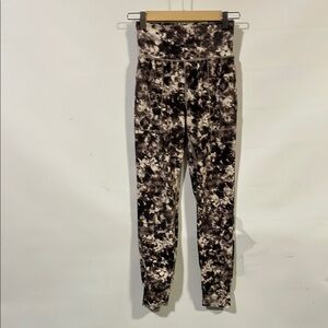 Athleta athletic Black and White Tie-Dye Leggings